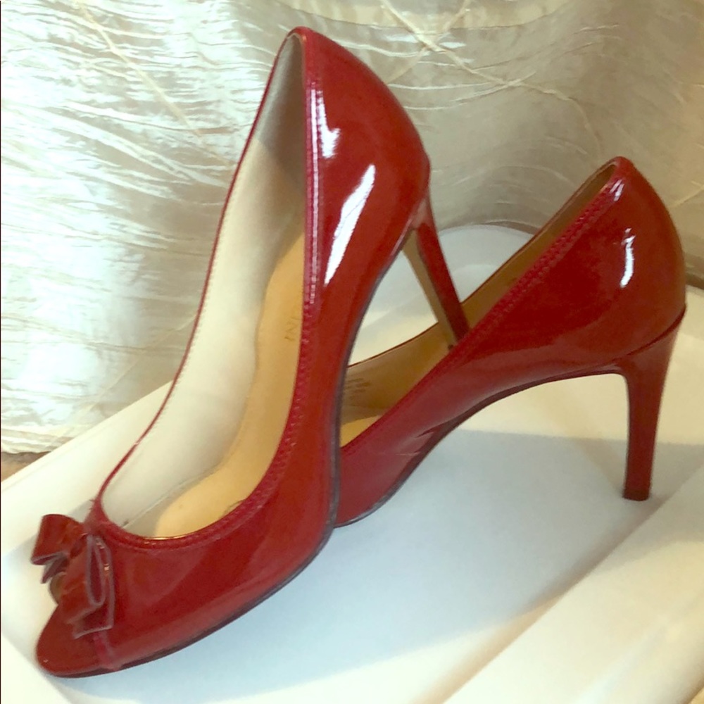 Enzo Angiolini Candy Apple red peep toe with bow